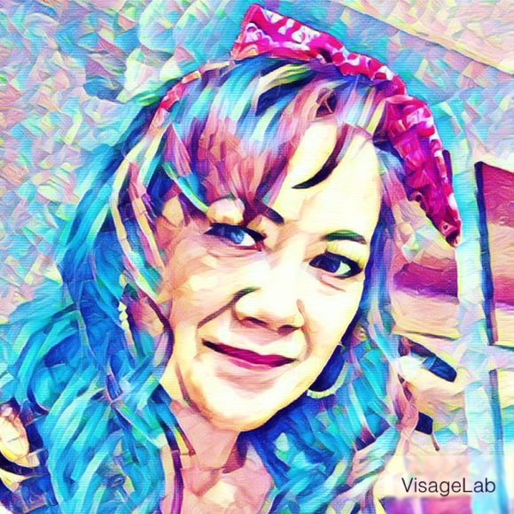 Meet your Posher, Angelique - Picture 2 of 4